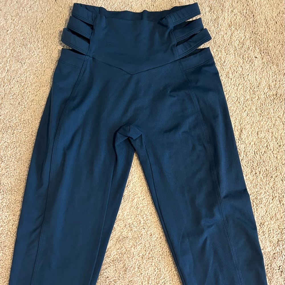 Bombshell Sportswear Savage Leggings - Picture 6 of 9